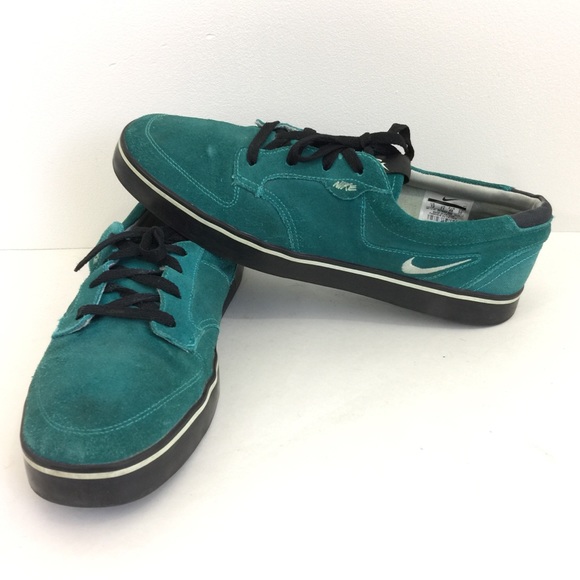 low ankle sports shoes